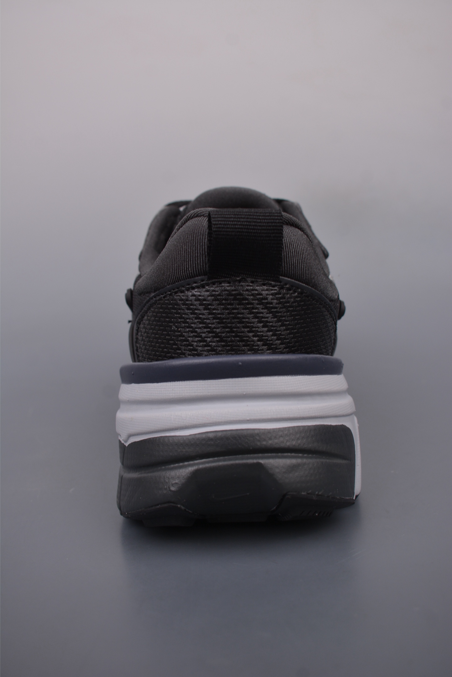 Nike Wmns V2K Runtekk LowBlack Metallic Silver FD0736-005