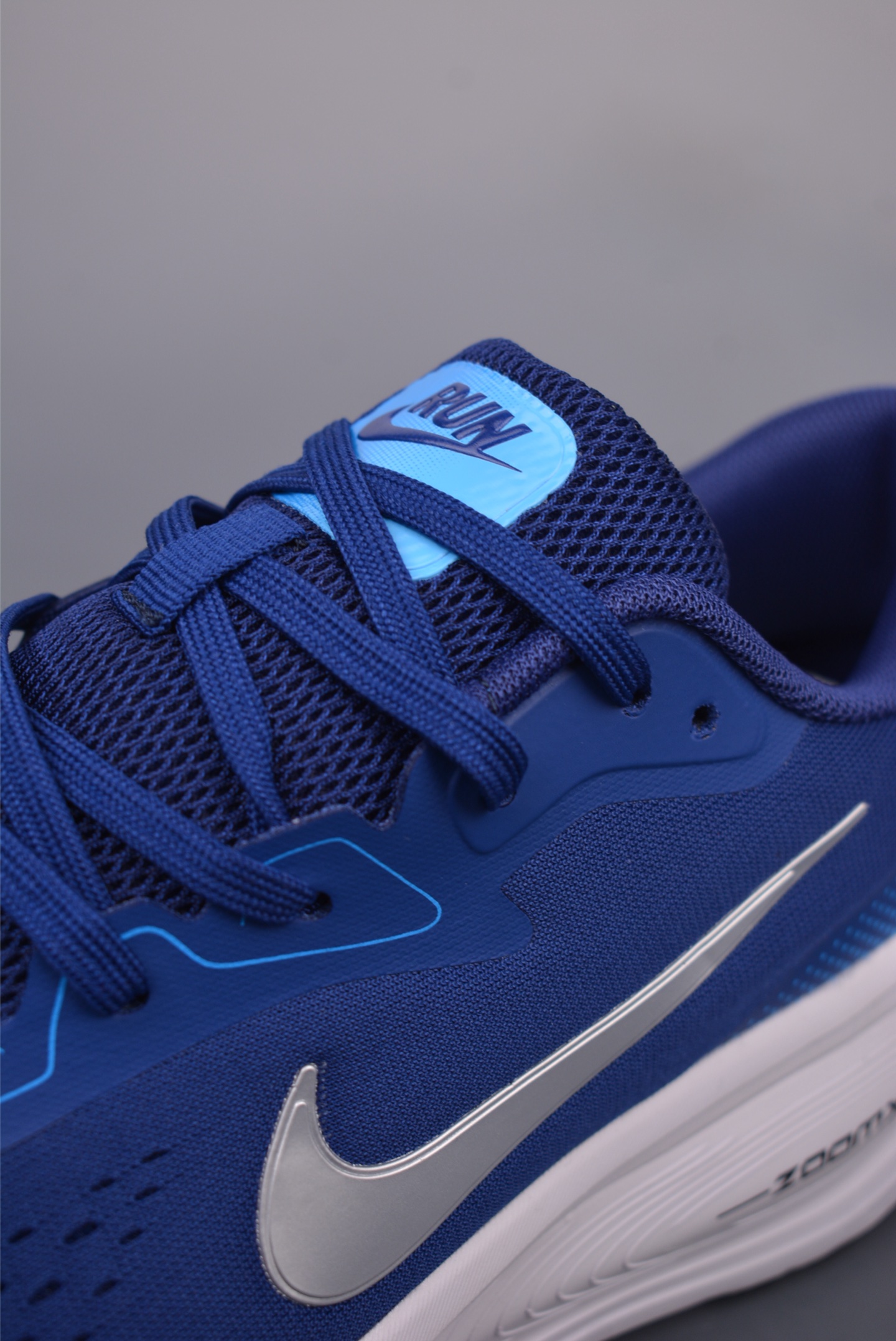 Nike Air Zoom Vomero 18X Blue White