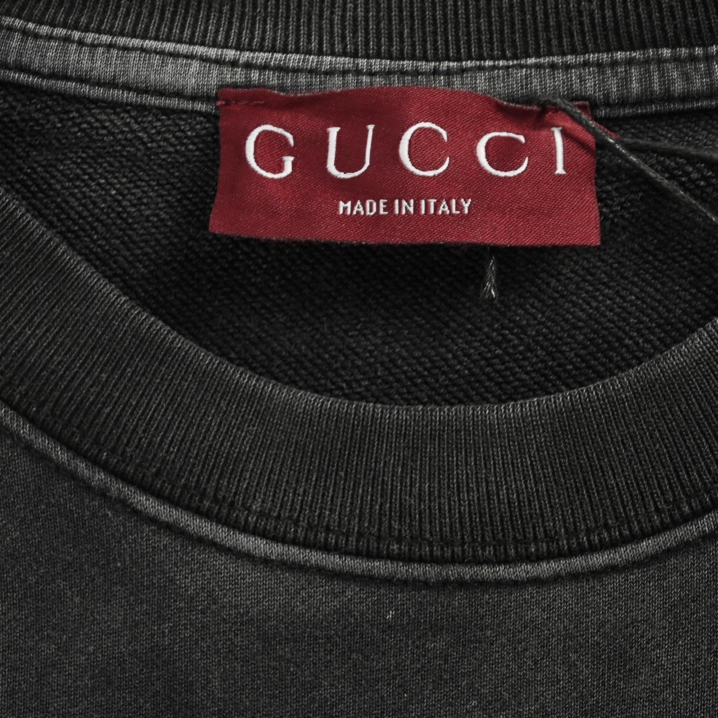 Gucci 25Fw distressed lettering appliqué crewneck sweatshirt