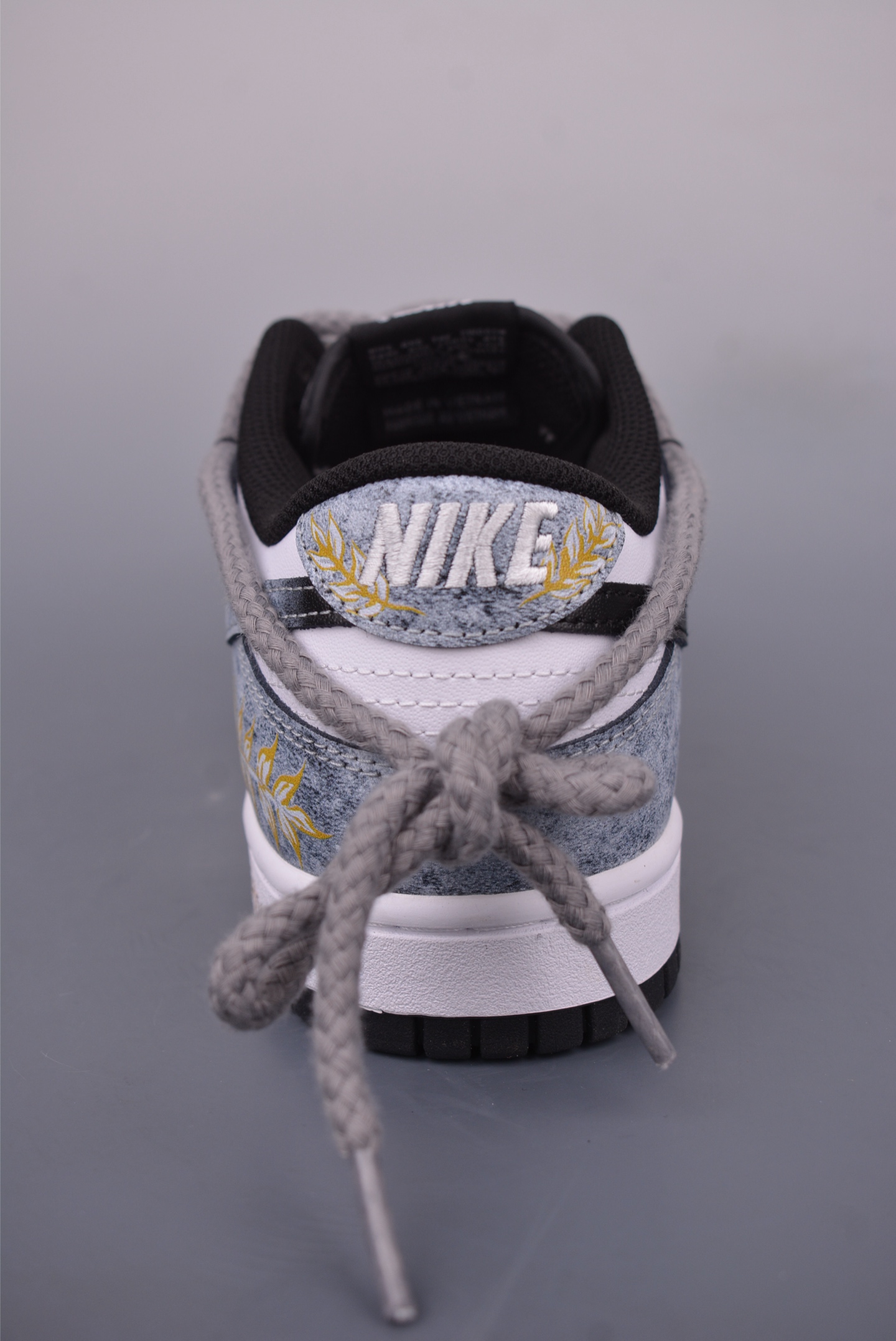 Louis Vuitton x Nike SB Dunk Low 
