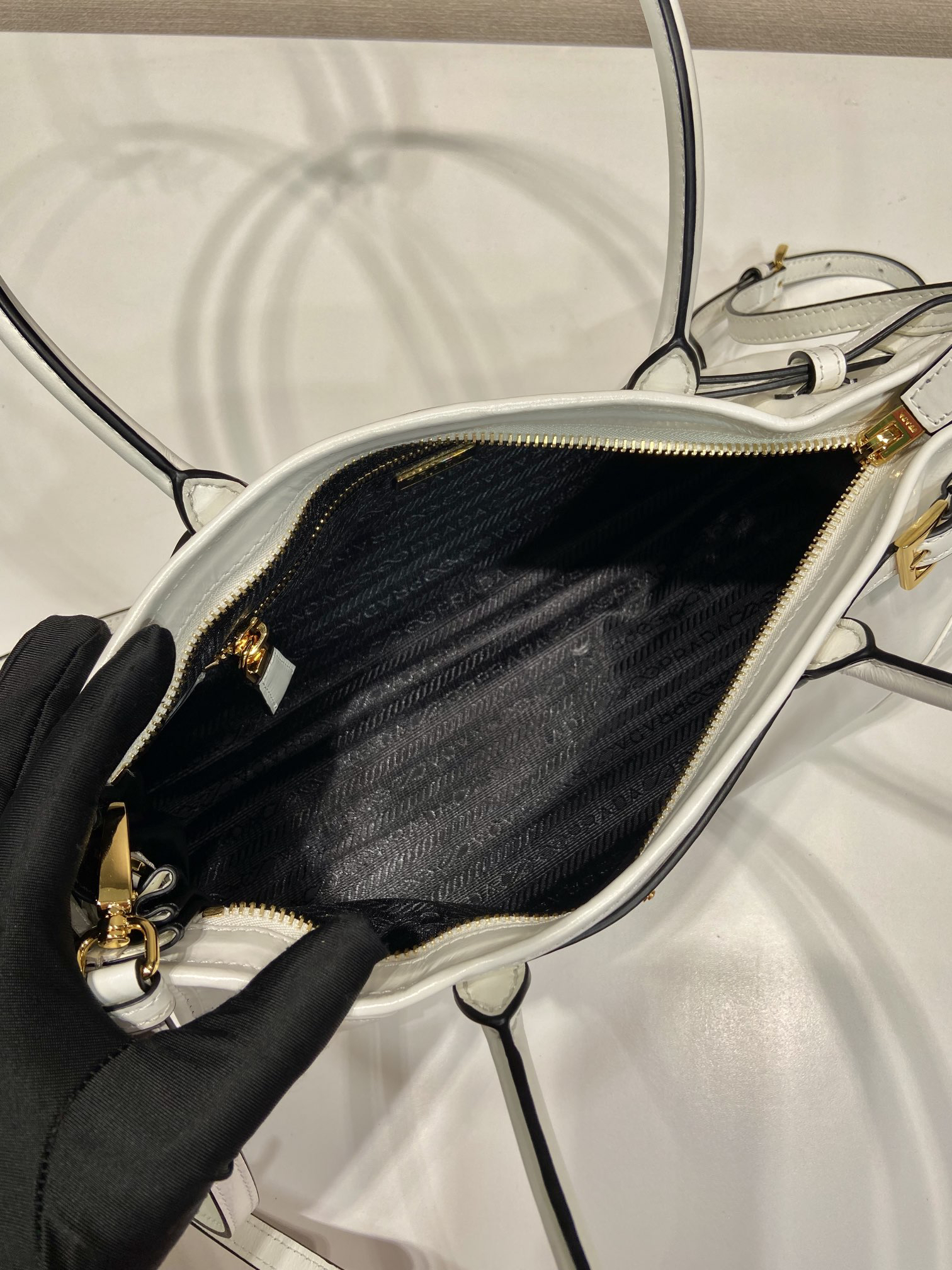 Prada lussolf waxed leather handbag 1BA426