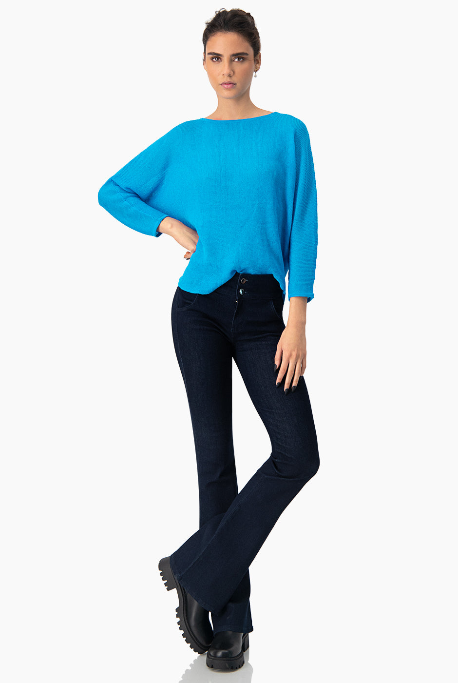 Jeans campana con doble boton frontal