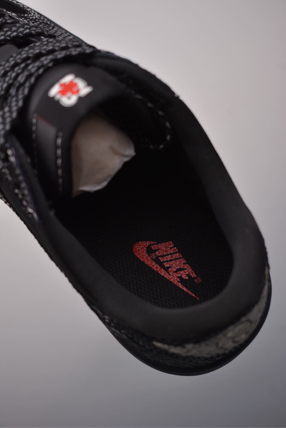 Travis Scott x Nike Air Jordan 1 Low Year of the Snake black and red CH6336-018