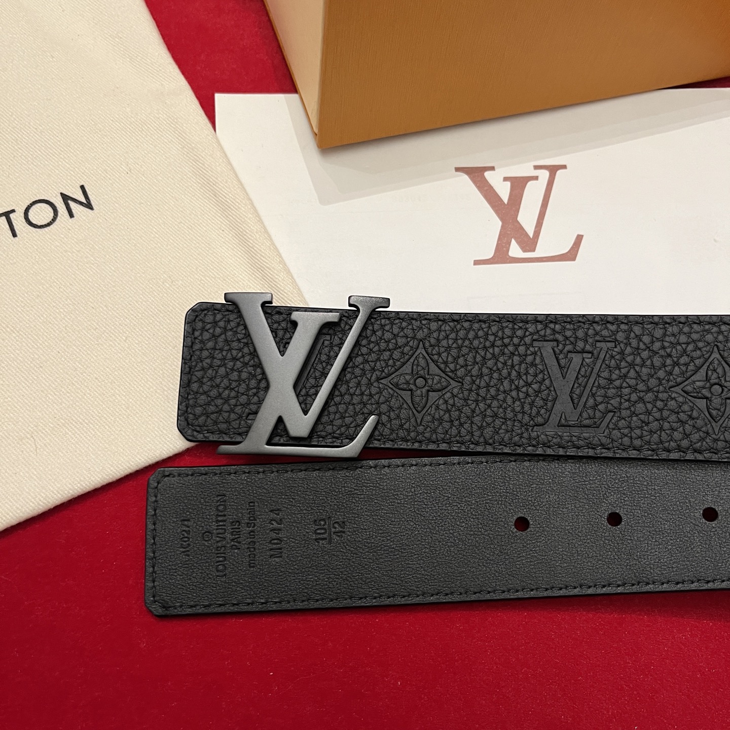Louis Vuitton Litchi Embossed Cowhide Men's Belt, 4CM Width
