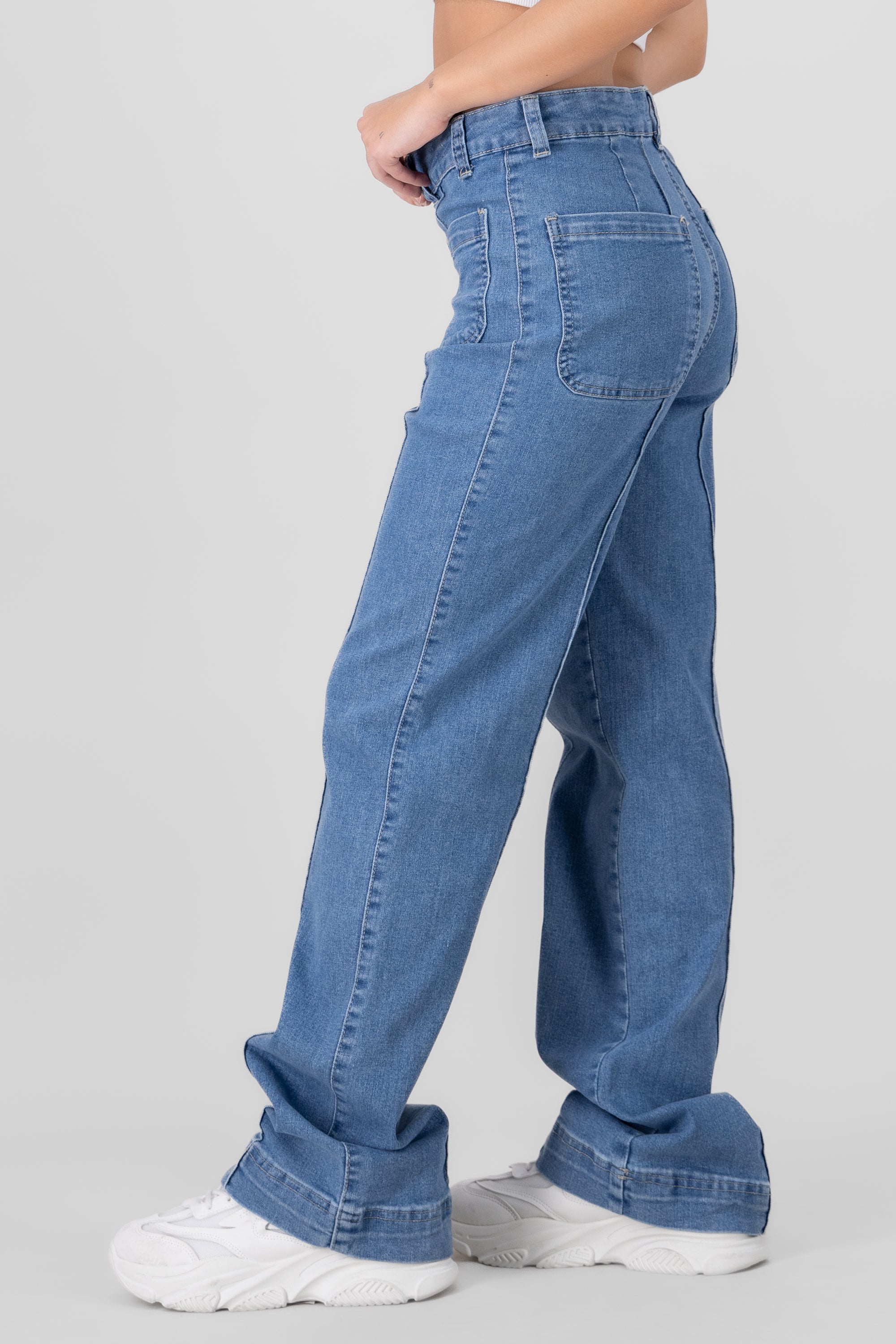 Straight Jeans With Pockets