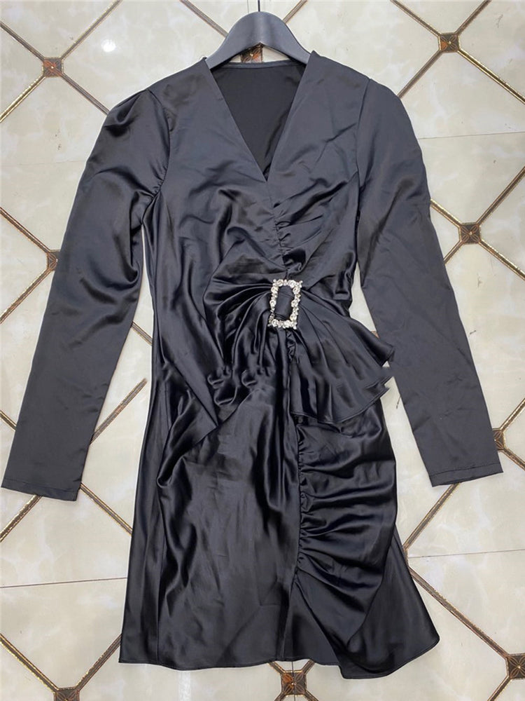 Elegant and Tempting Long-Sleeved Dress with a Slim Waist for Women.