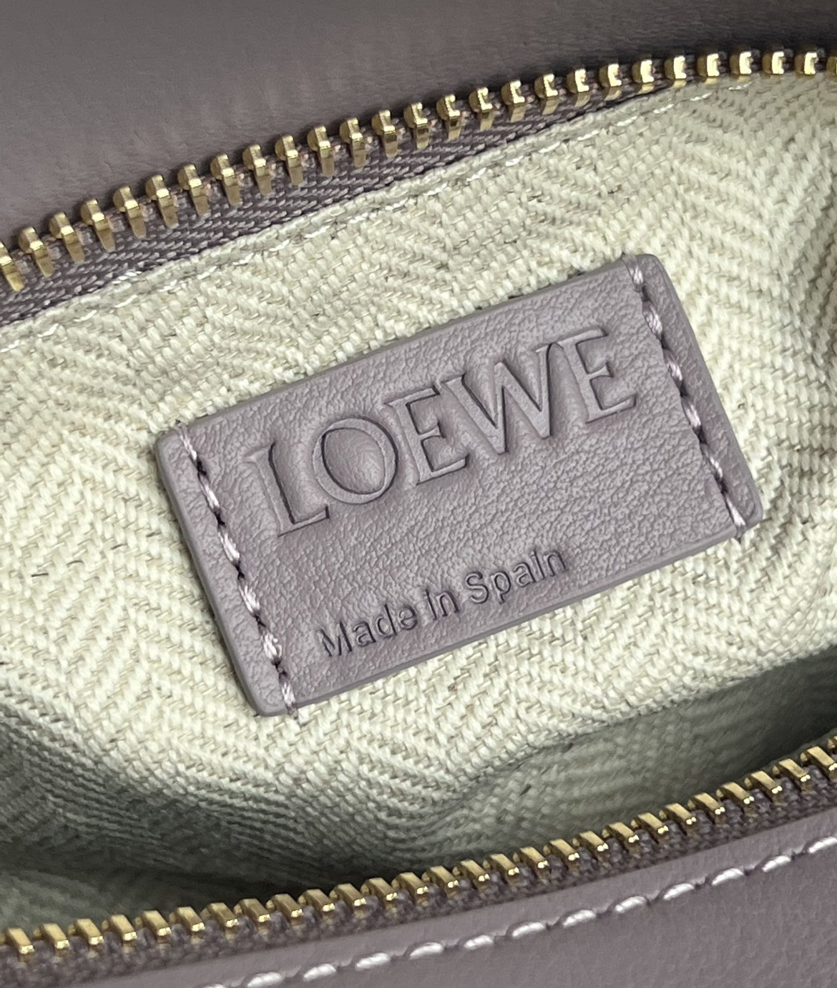 Loewe suede colorblocked zzle bag 0681