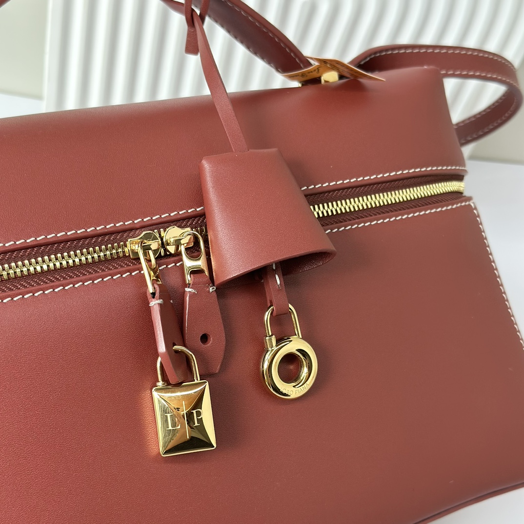 Loro Piana Extra Bag L27 Crossbody Bag FAO4759