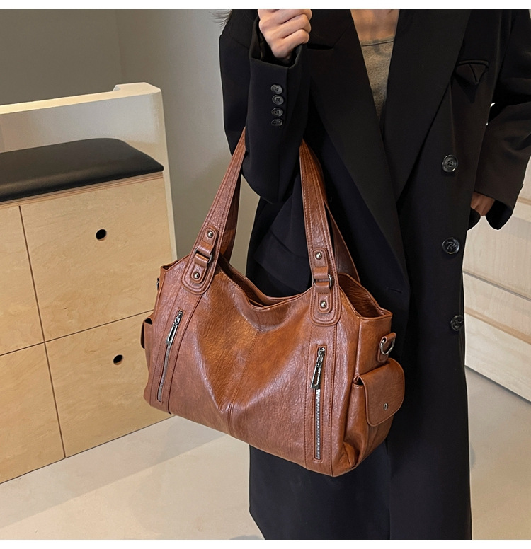 🌲Early Christmas Sale 49% OFF🌲Women's Punk Style Studded Decor Tote Bag