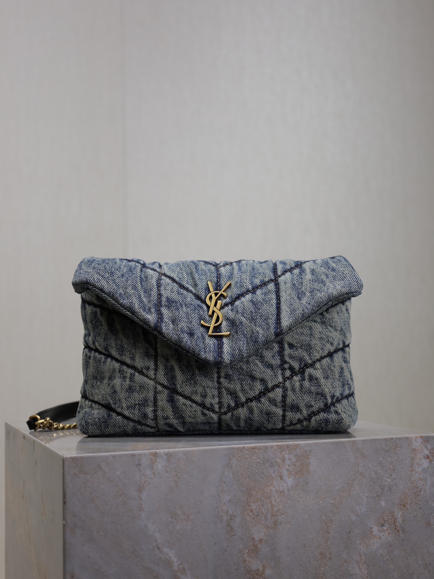 Yves Saint Laurent Loulou ffer denim bag 620333