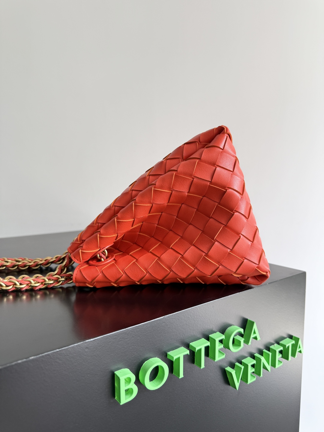 BOTTEGA VENETA New Chain Parachute Bag 817175