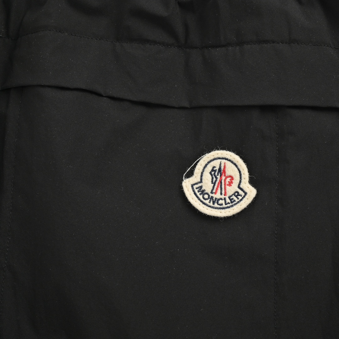 Moncler 24ss Bermuda shorts with small back pockets