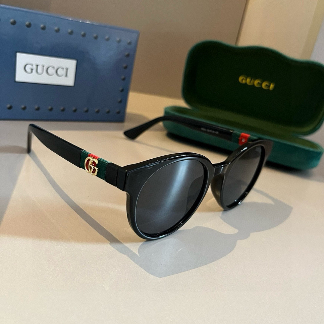 Gucci Round Frame Sunglasses