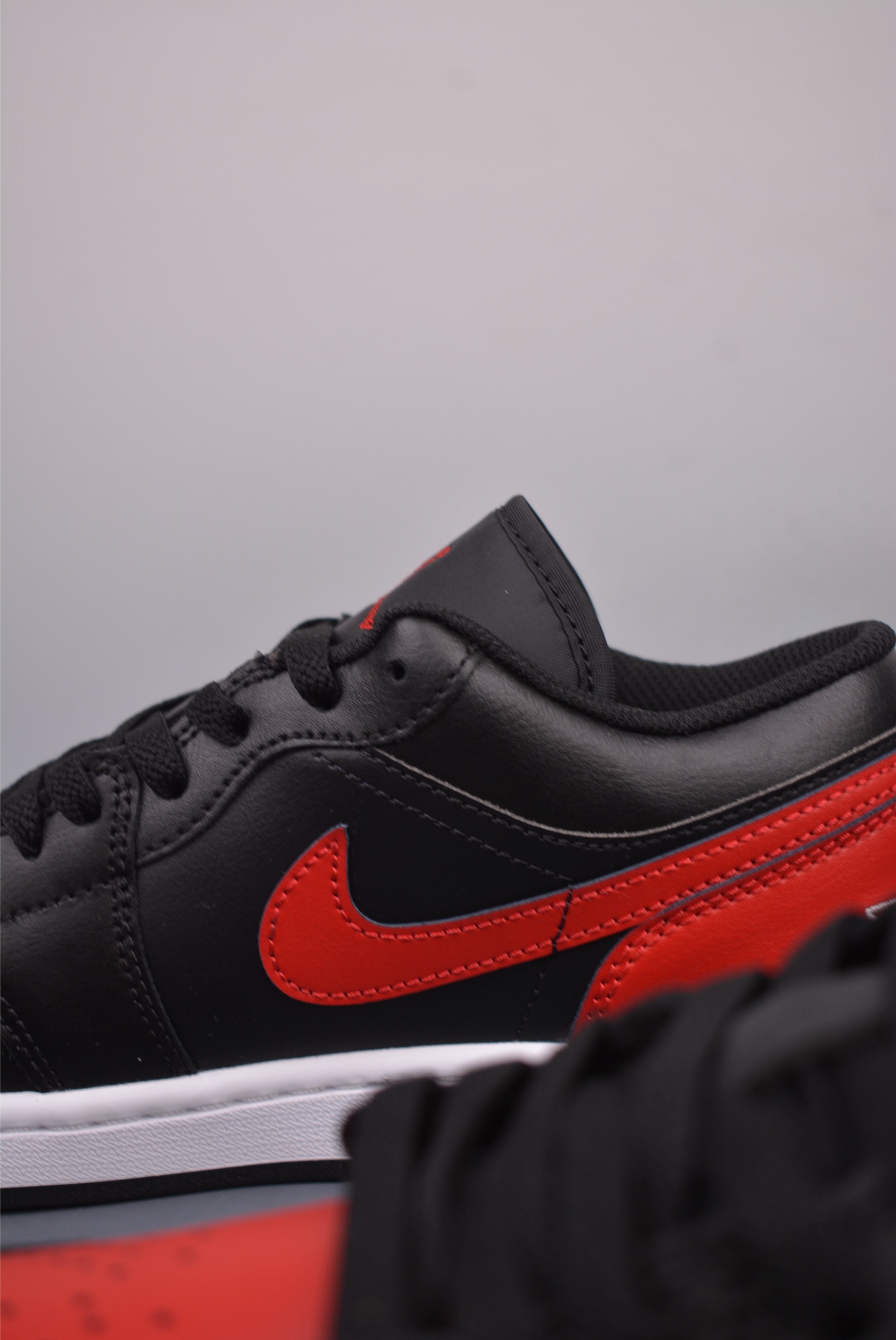 Nike Wmns Air Jordan 1 Low GS Black Red Toe 553558-067