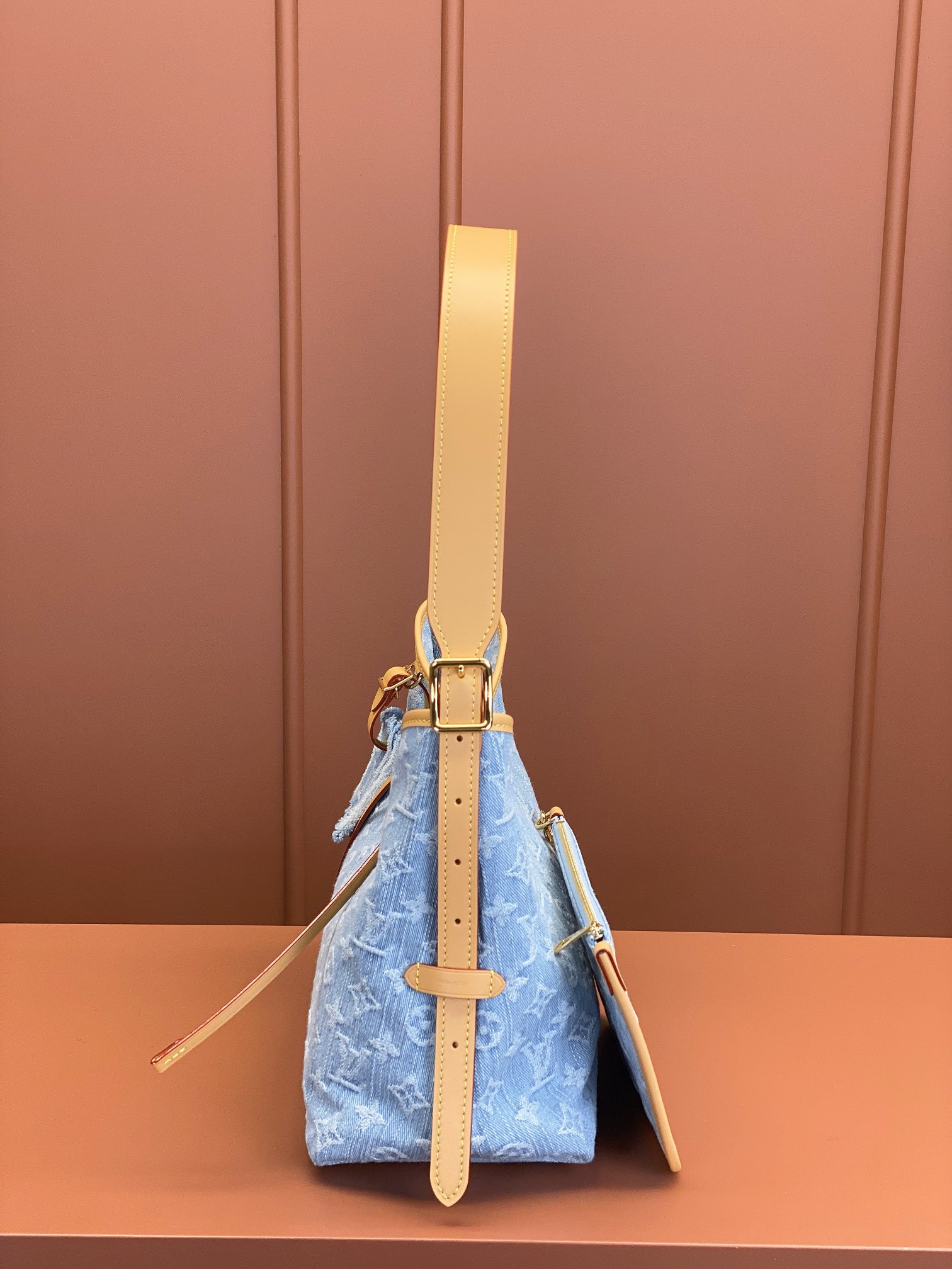 Louis Vuitton CARRYALL Small Handbag M11462