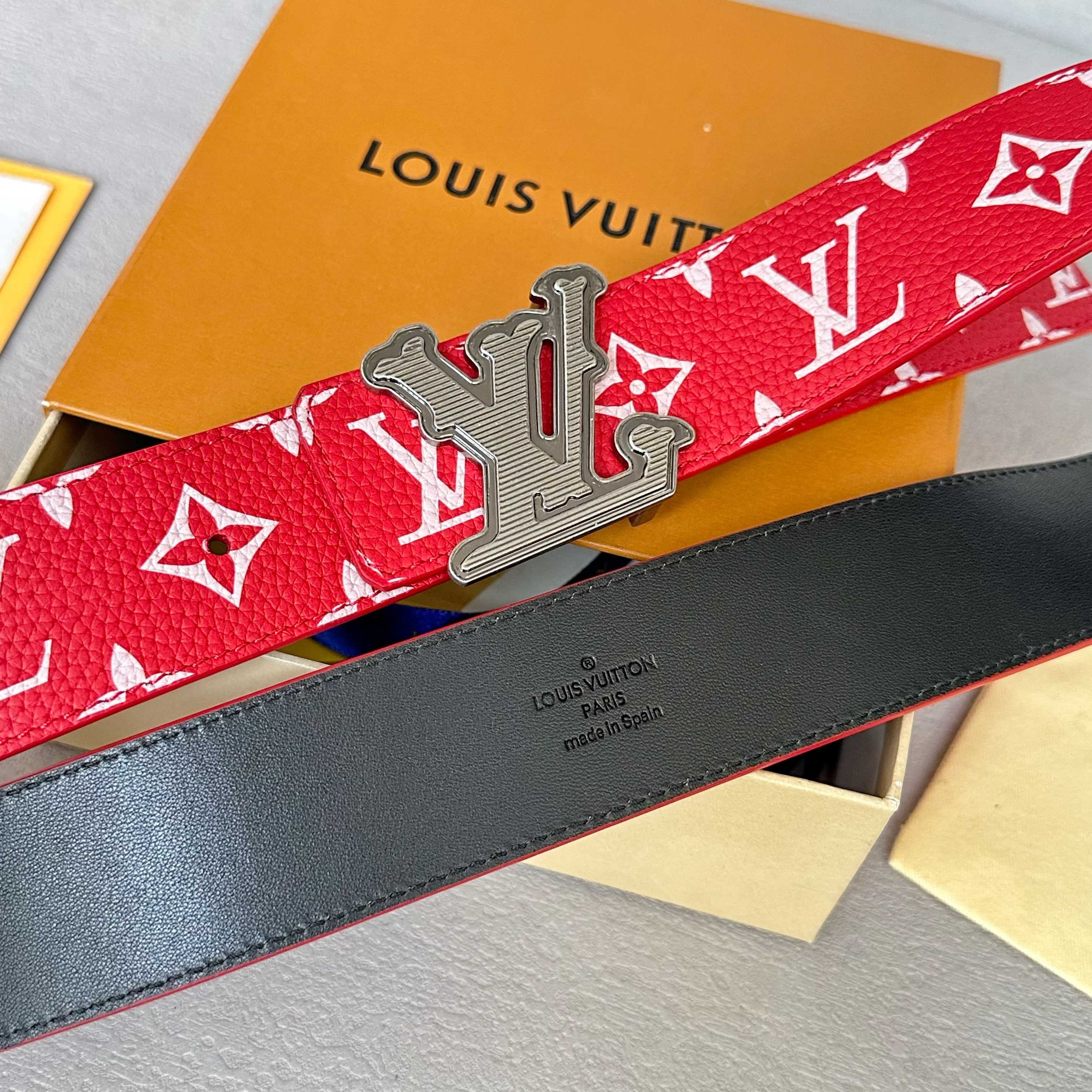 Louis Vuitton Litchi Pattern Double-Sided Cowhide Leather Belt 4CM Width