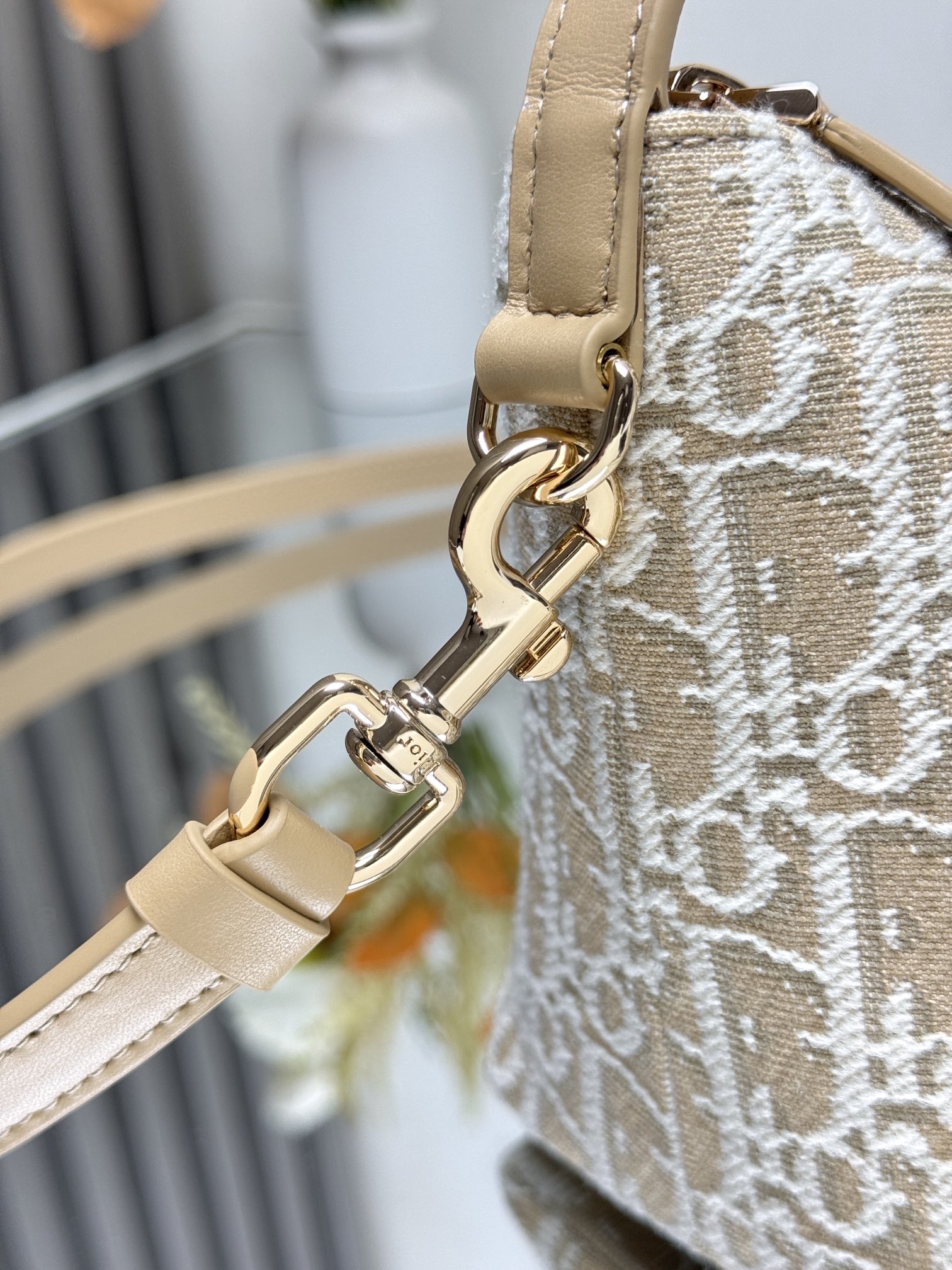 Dior Natural Color Series Old Flower Embroidered Handbag 5554