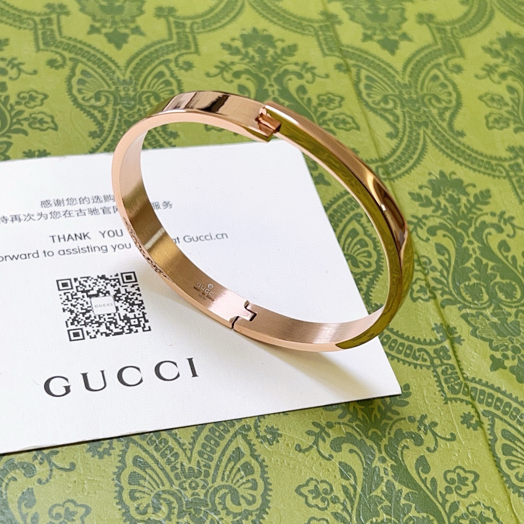 Gucci rose gold bracelet