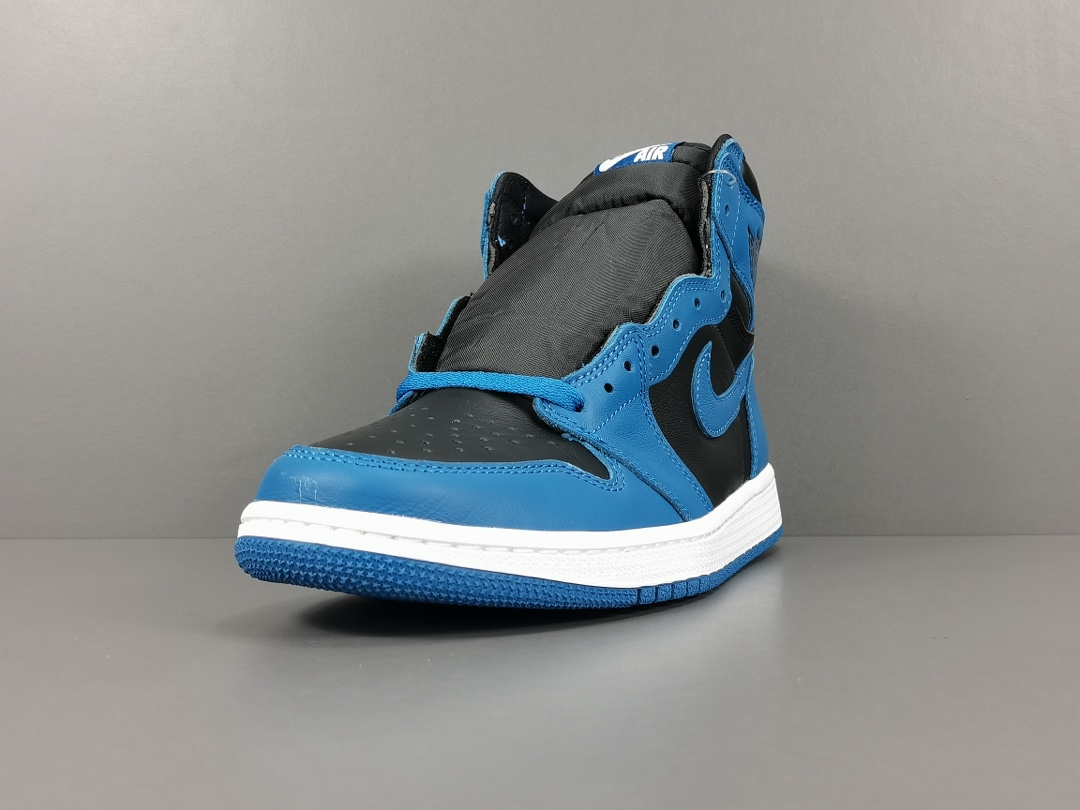 Nike Air Jordan 1 Retro High OG 