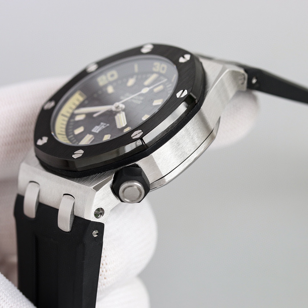 Audemars Piguet Royal Oak Offshore Series 15720CN.OO.A002CA.01