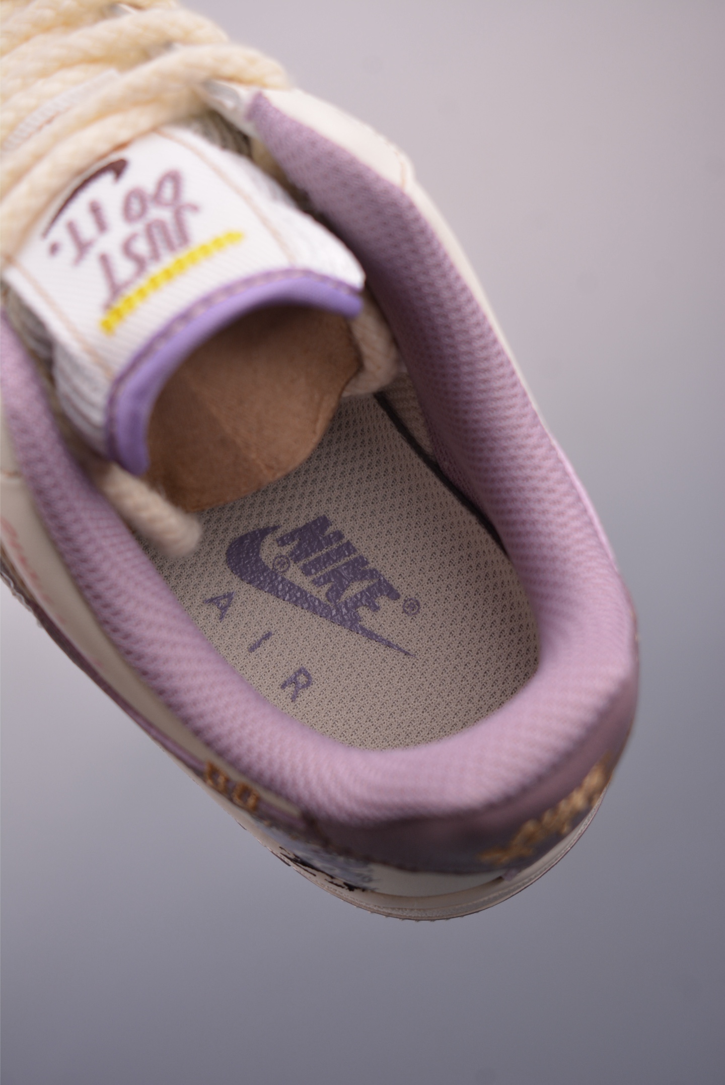 Nike Air Force 1 07 LV8 Low 