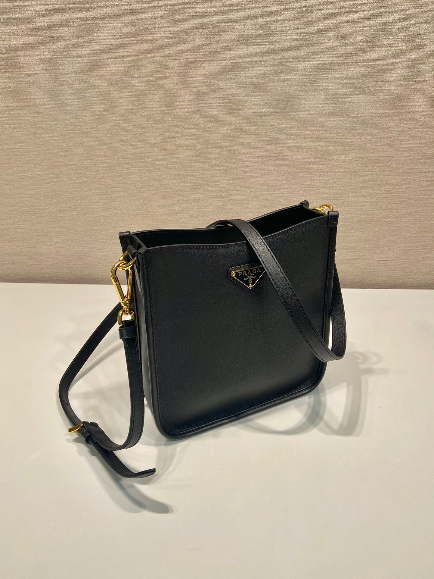 Prada tote shoulder bag 1BH220