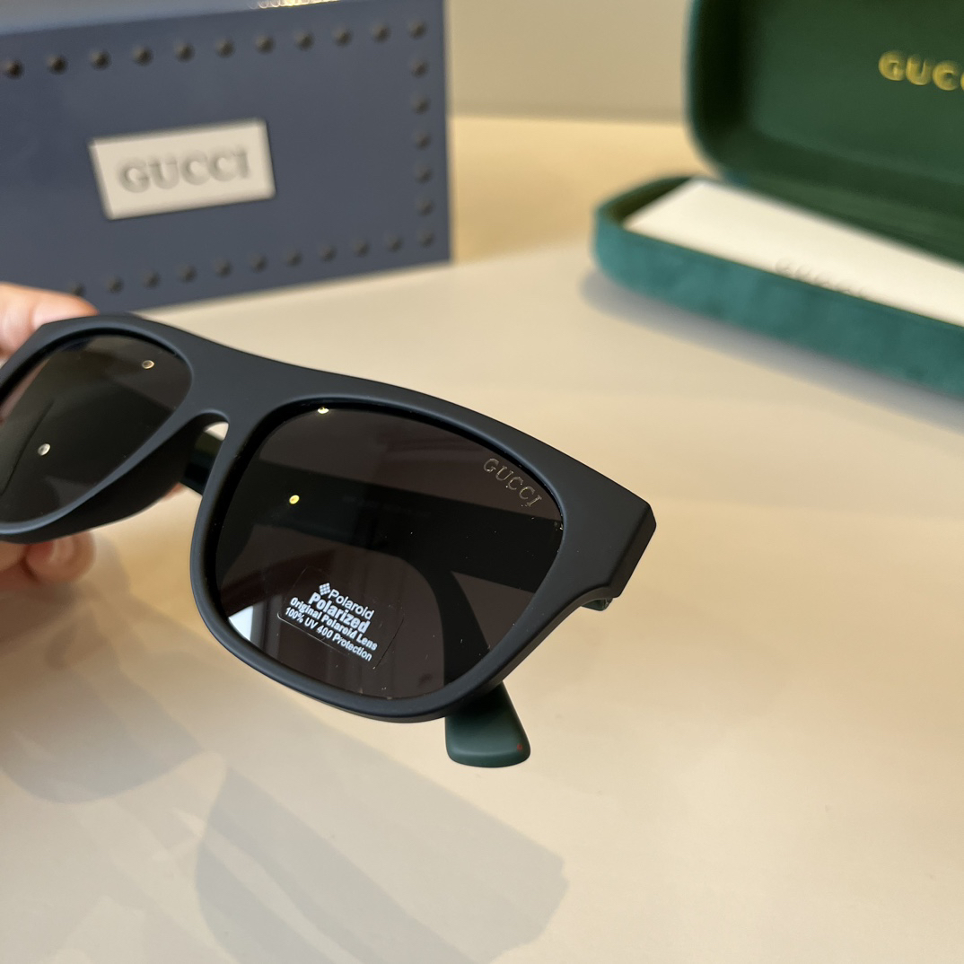 Gucci Round Frame Sunglasses
