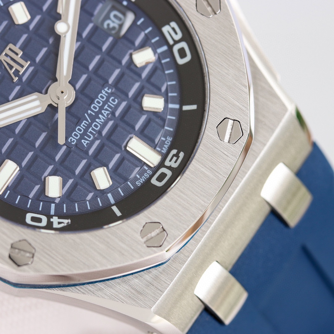 Audemars Piguet Royal Oak Offshore Series 15720ST.OO.A027CA.01