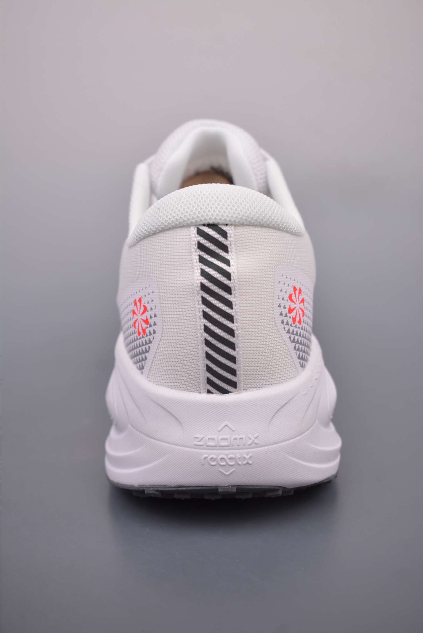 Nike Air Zoom Vomero 18X White and Black Hook HM2519-372