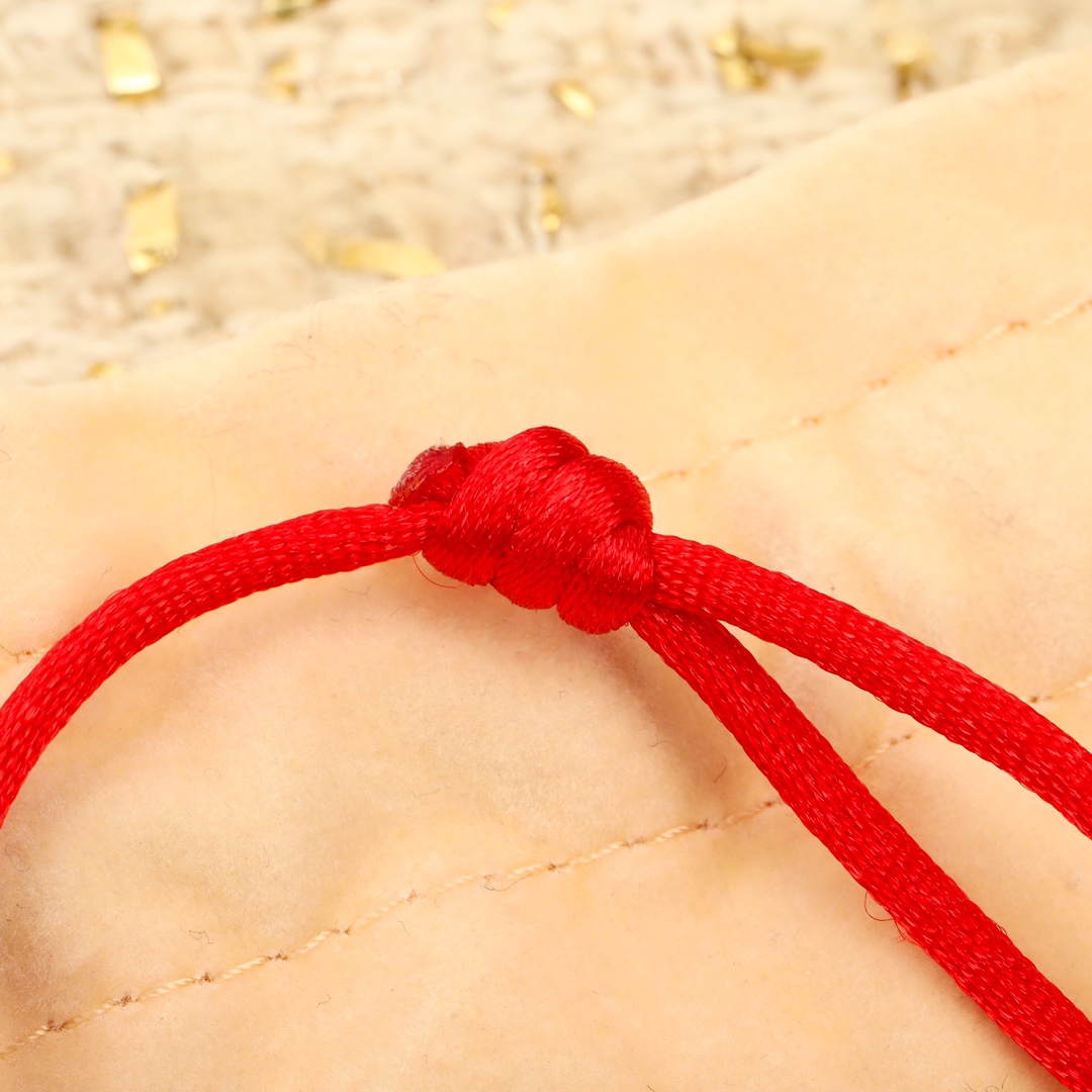 Louis Vuitton EMPREINTE series hollow lucky bracelet