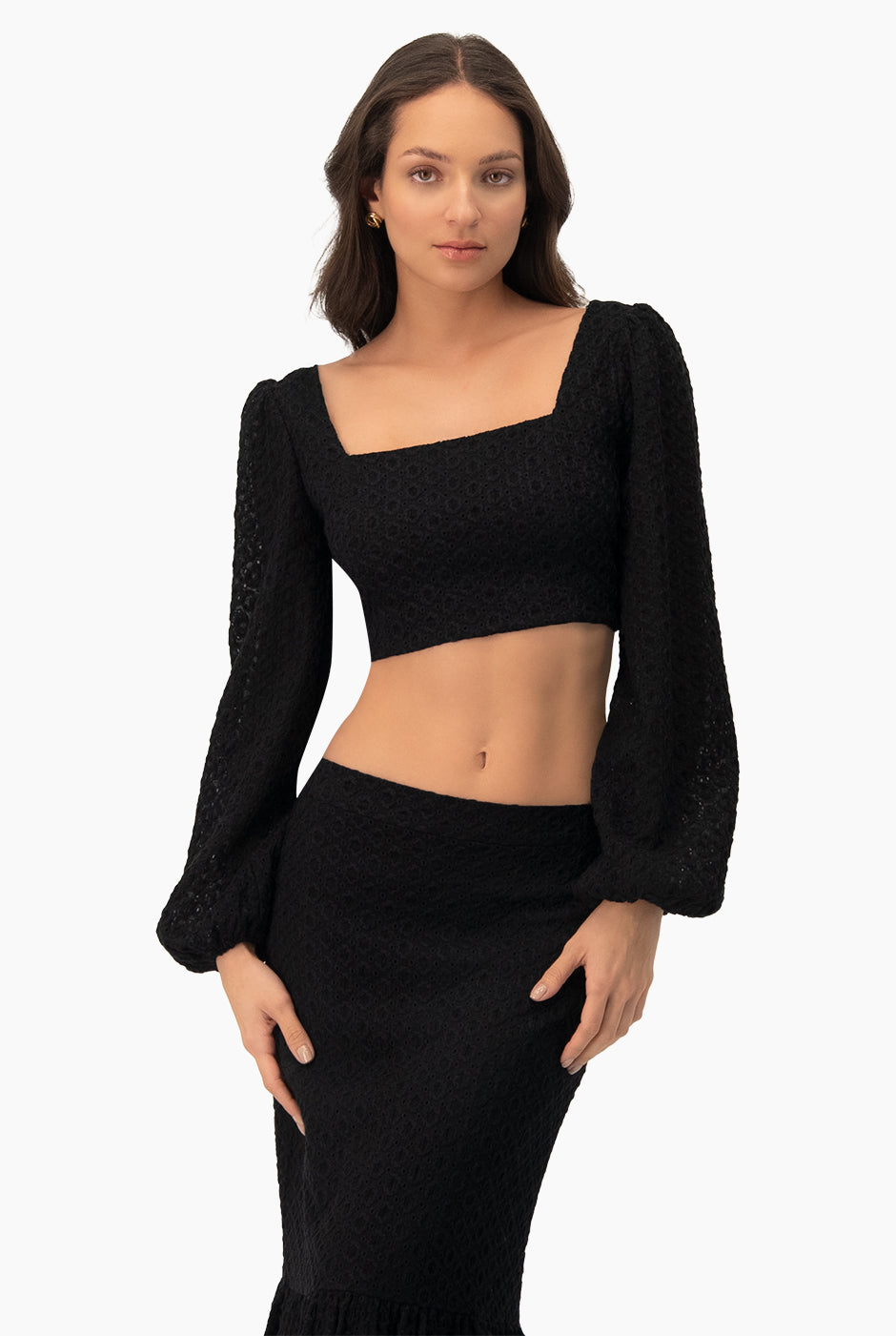 Blusa corta con escote cuadrado