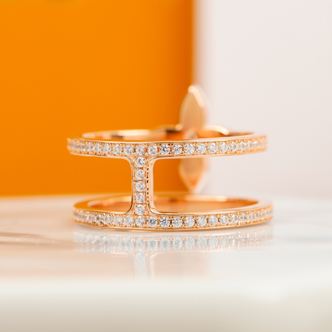 Louis Vuitton double diamond ring