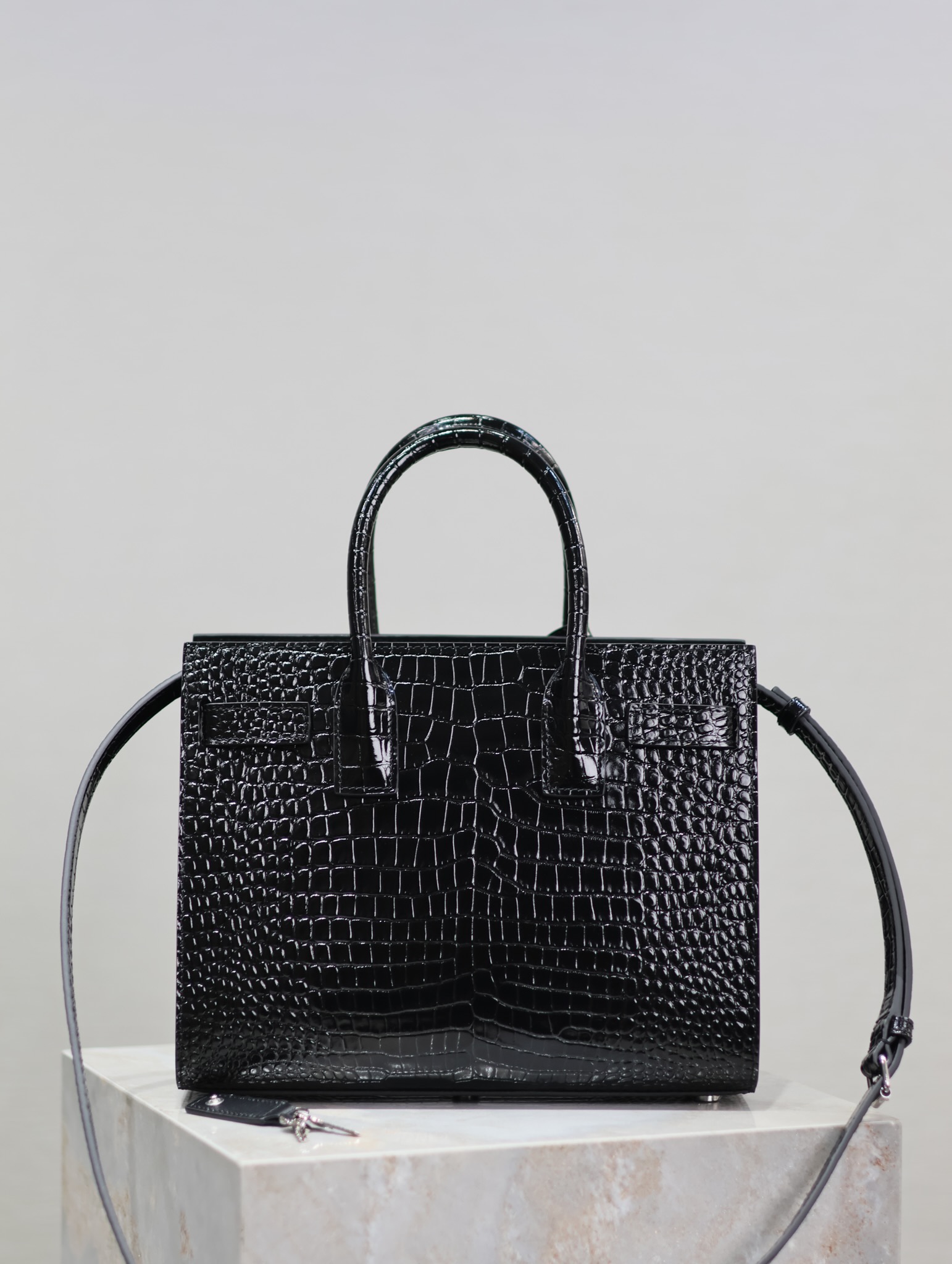 Yves Saint Laurent sac de jour accordion bag 421863