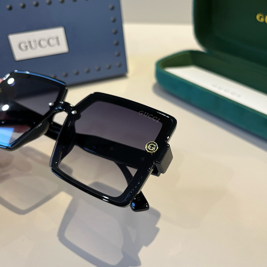 Gucci Square Frame Sunglasses
