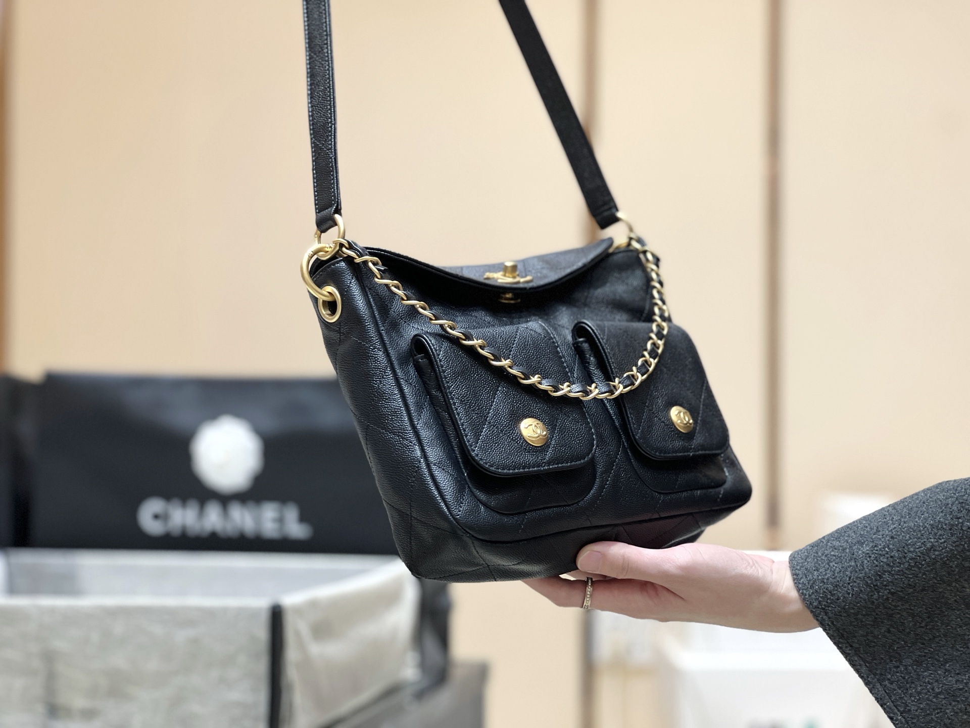 Chanel 25P Spring/Summer Preview Collection Messenger Bag AS4743 00148