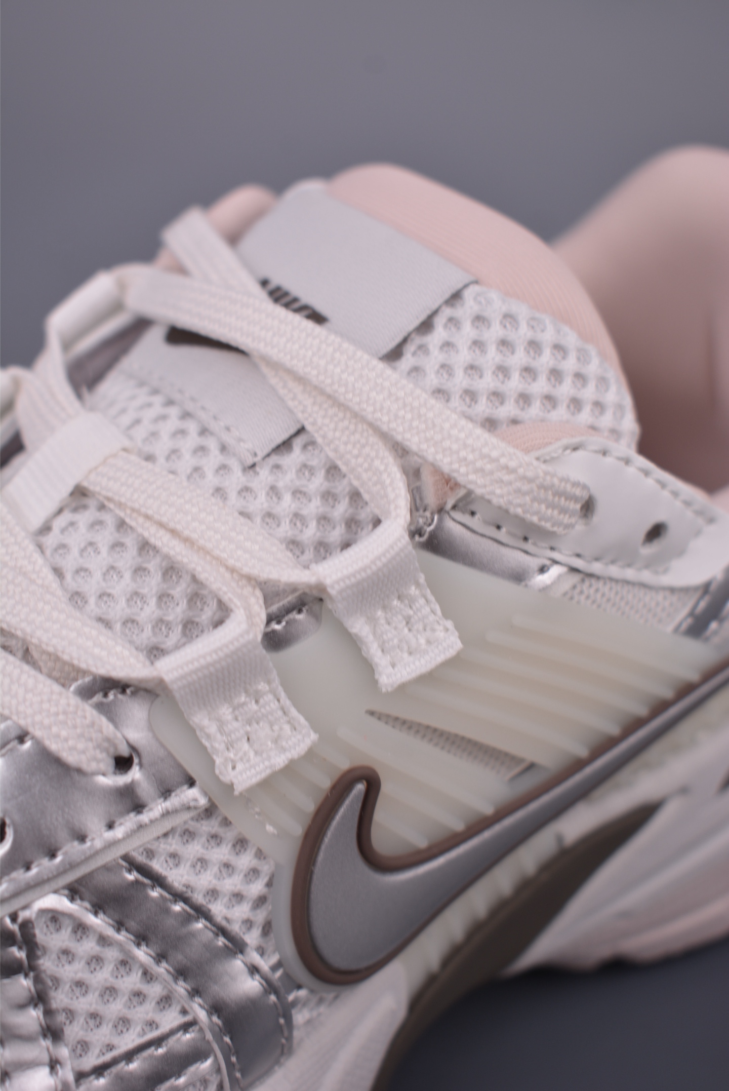 NIKE V2K Runtekk 