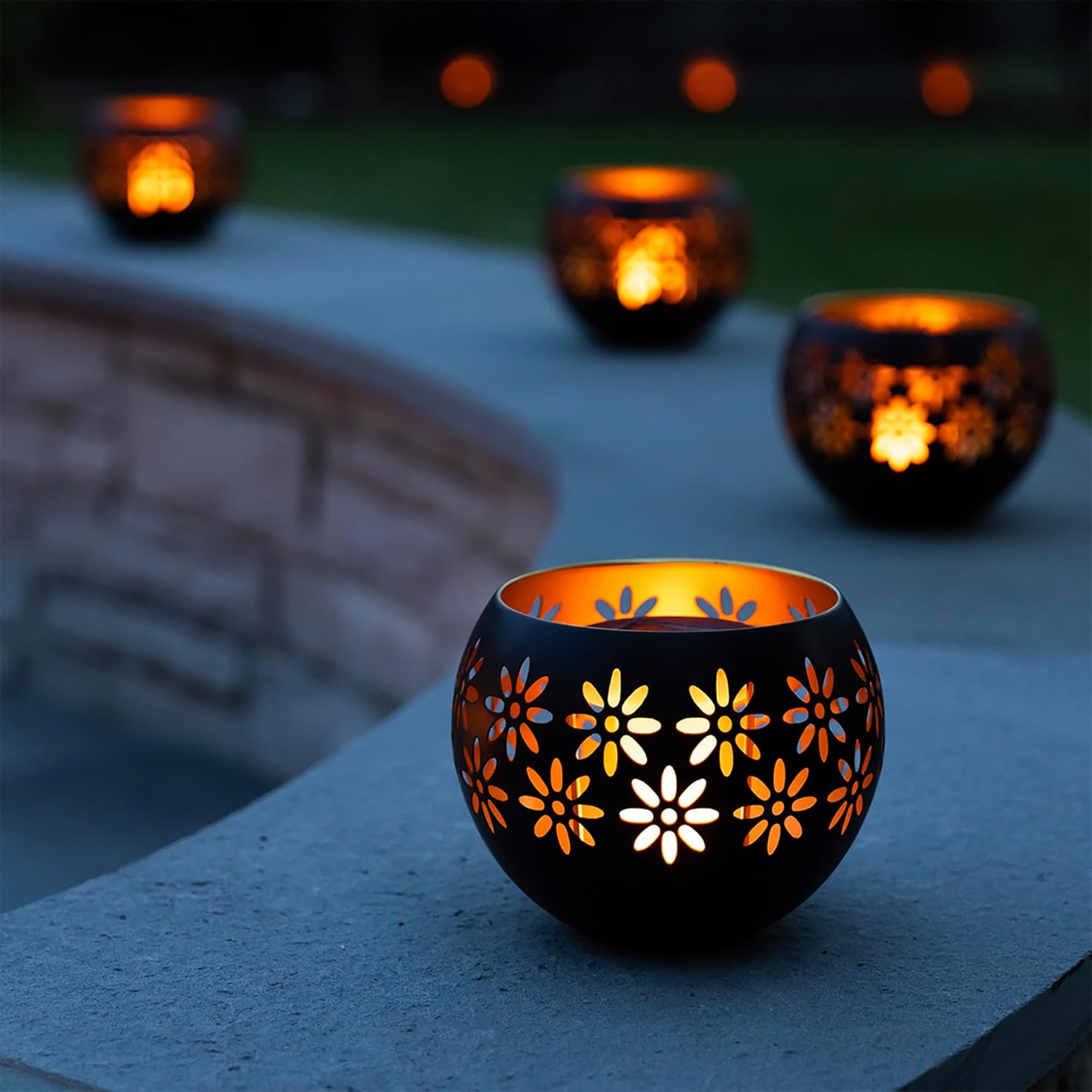 💖Last Day 49% OFF💖Decorative Metal Solar Patio Light with Flickering Flame