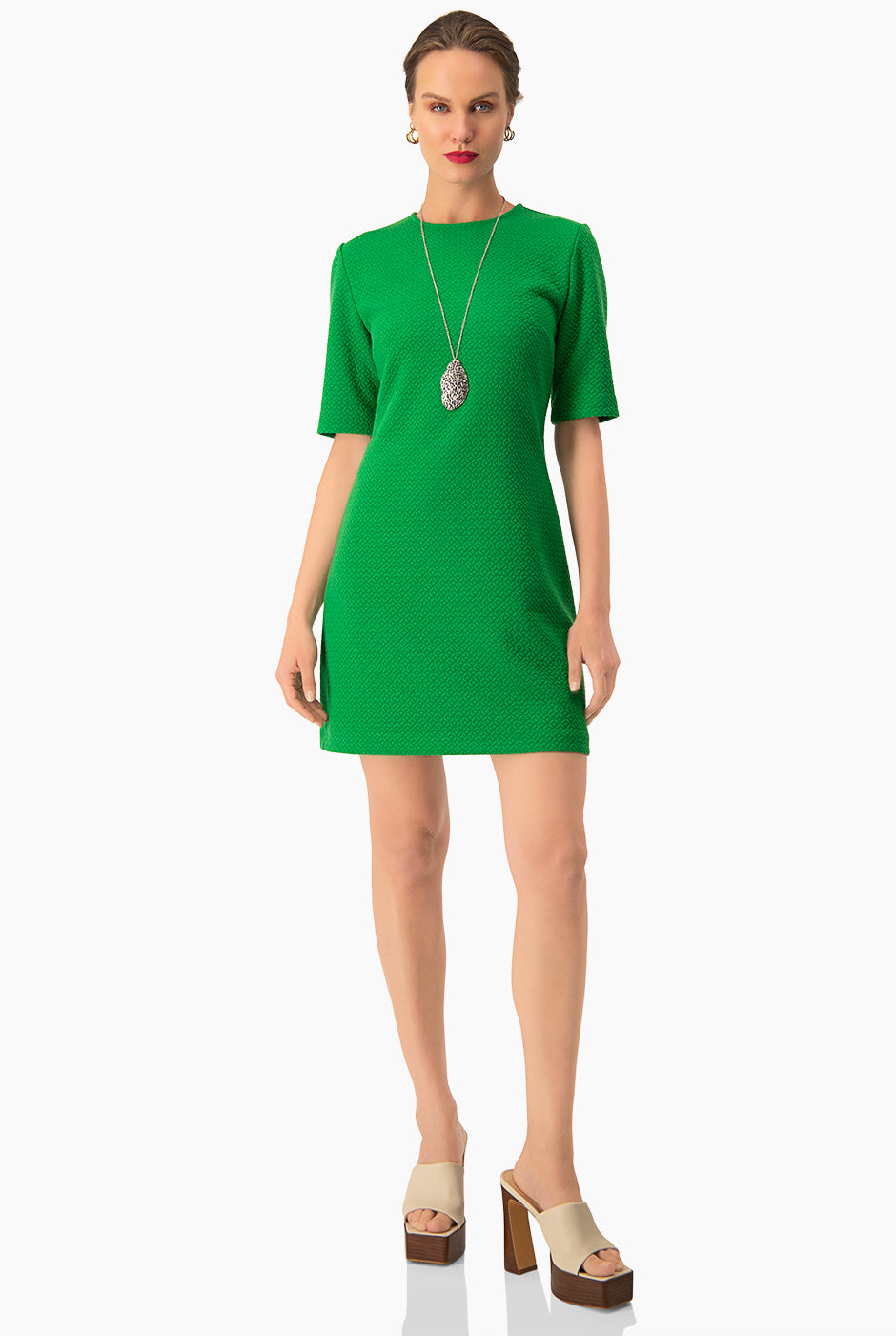 Vestido verde liso de manga corta