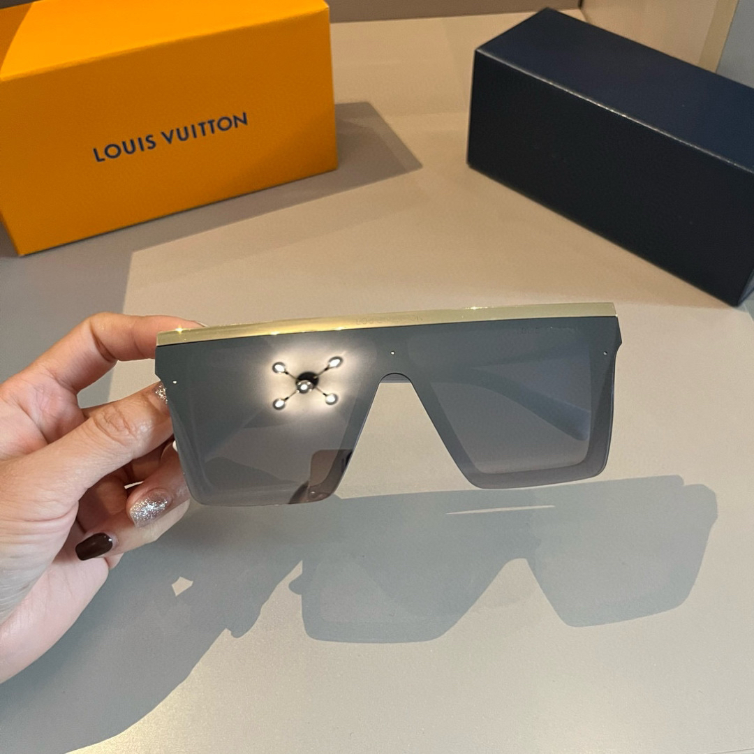 Louis Vuitton square-frame sunglasses