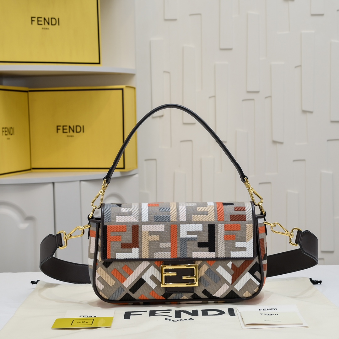 FENDI Baguette Shoulder Bag 1002