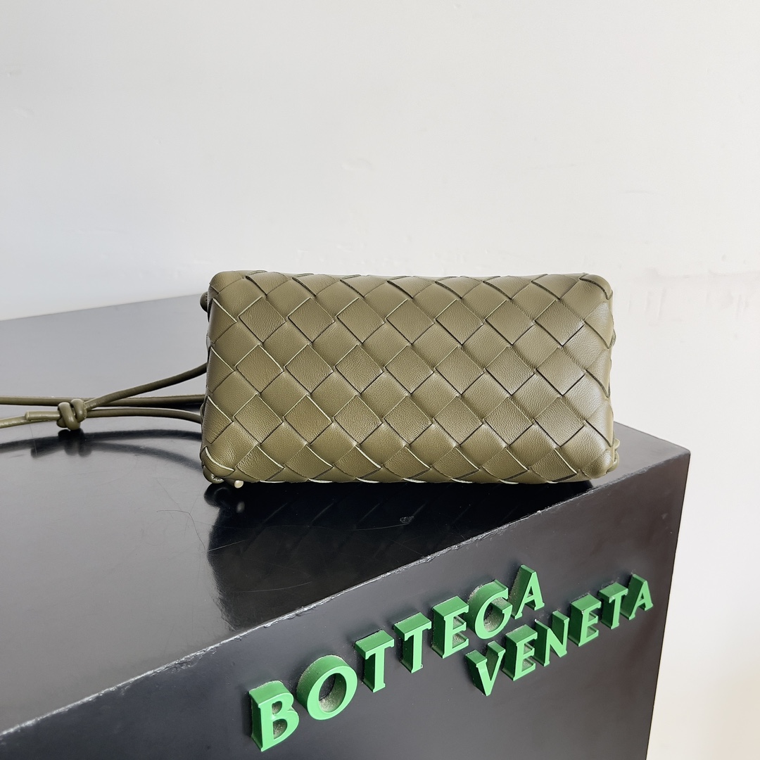 Bottega Veneta Concert Pouch Mini Bag 794258