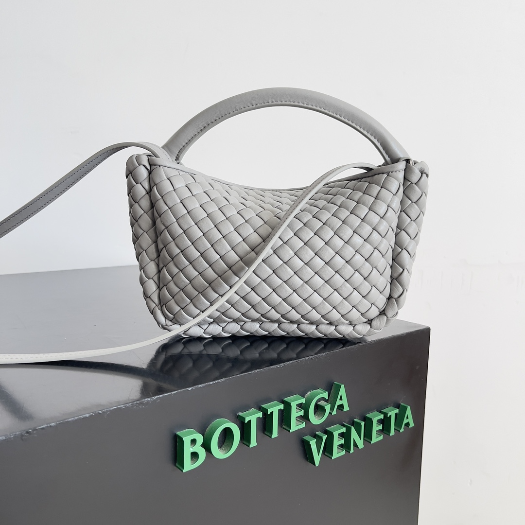 Bottega Veneta Cobble Mini Bag 805739