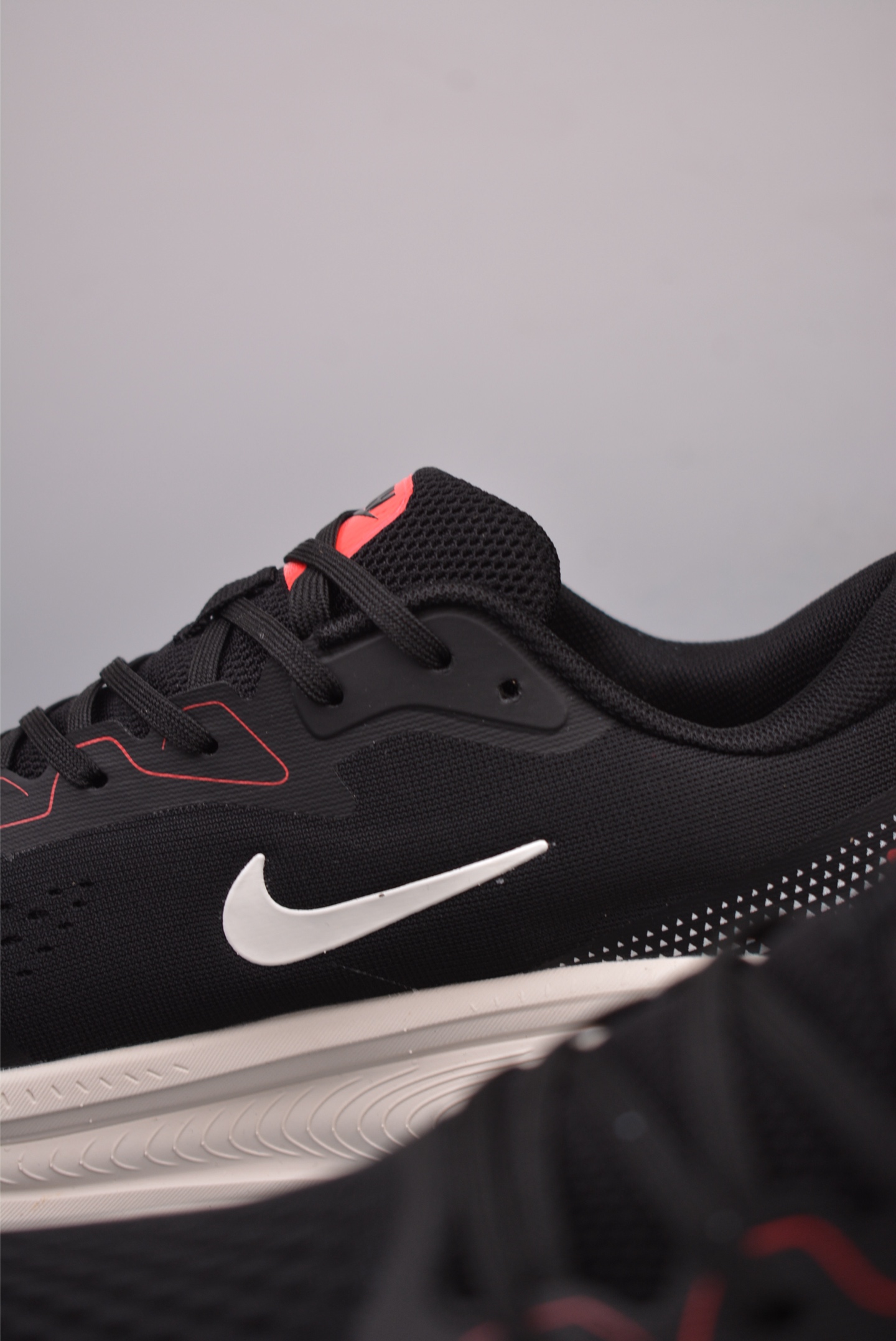 Nike Air Zoom Vomero 18X Black White Red Hook HM2519-372