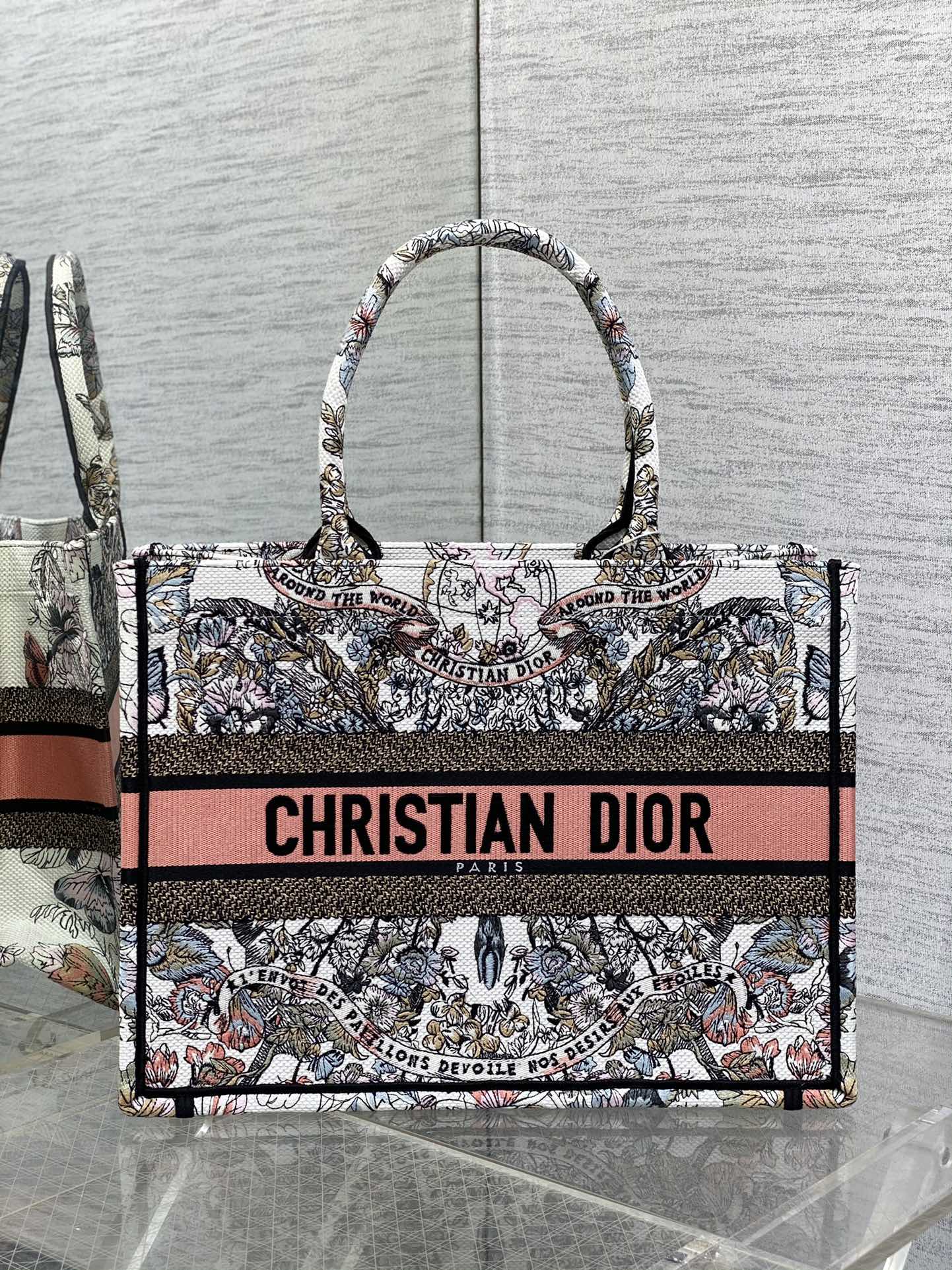 Dior embroidered tote bag medium
