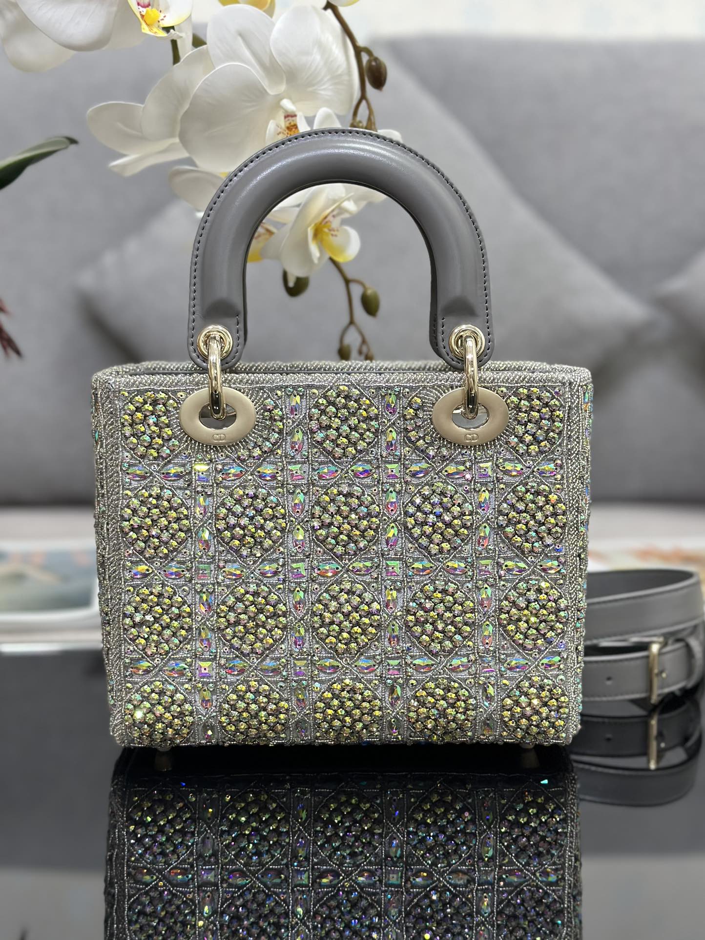 Dior Lady four-grid embroidery rhinestone pink M0538