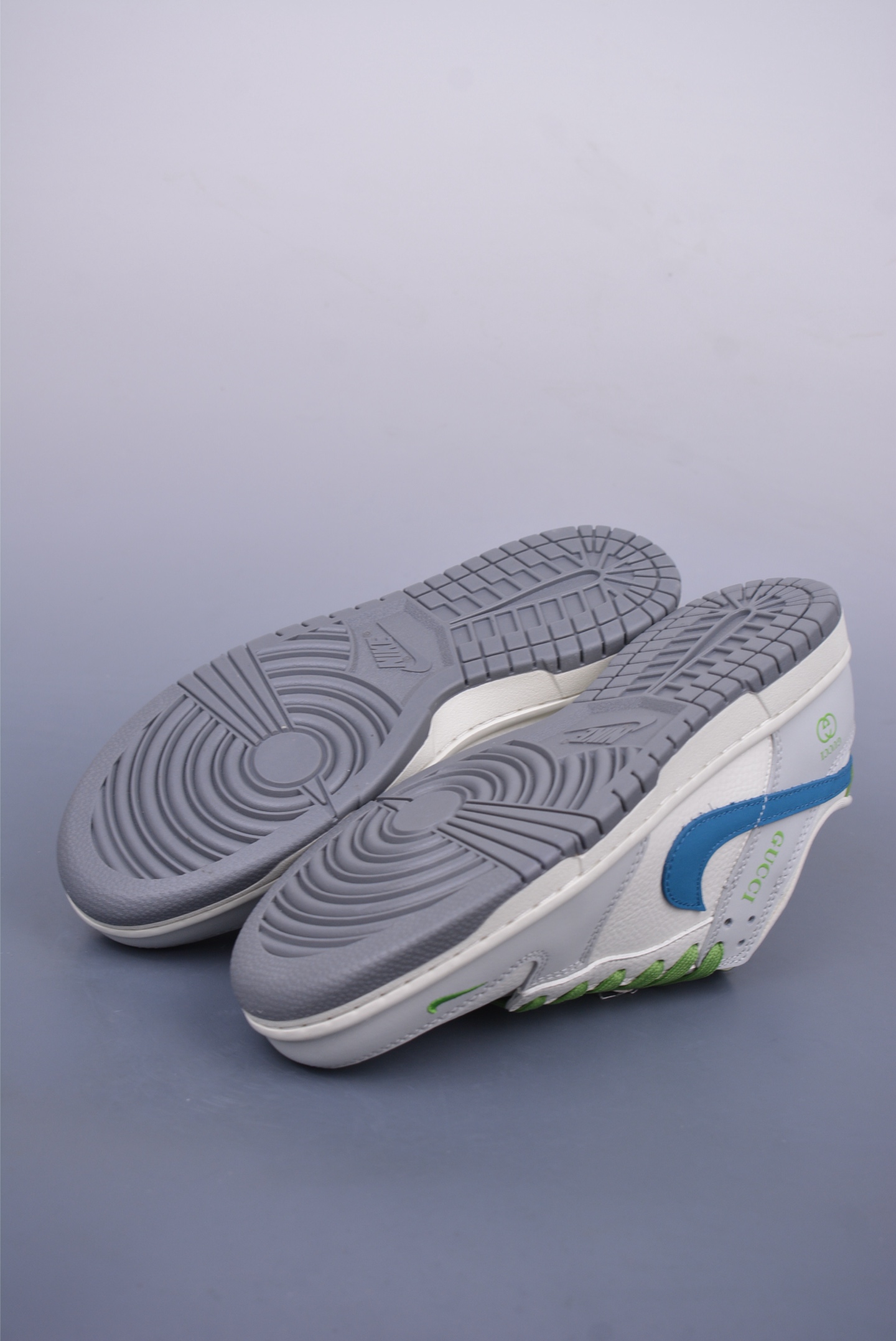 Gucci x Nike SB Dunk Low sneakers White, Gray, Blue and Green XY2026-154