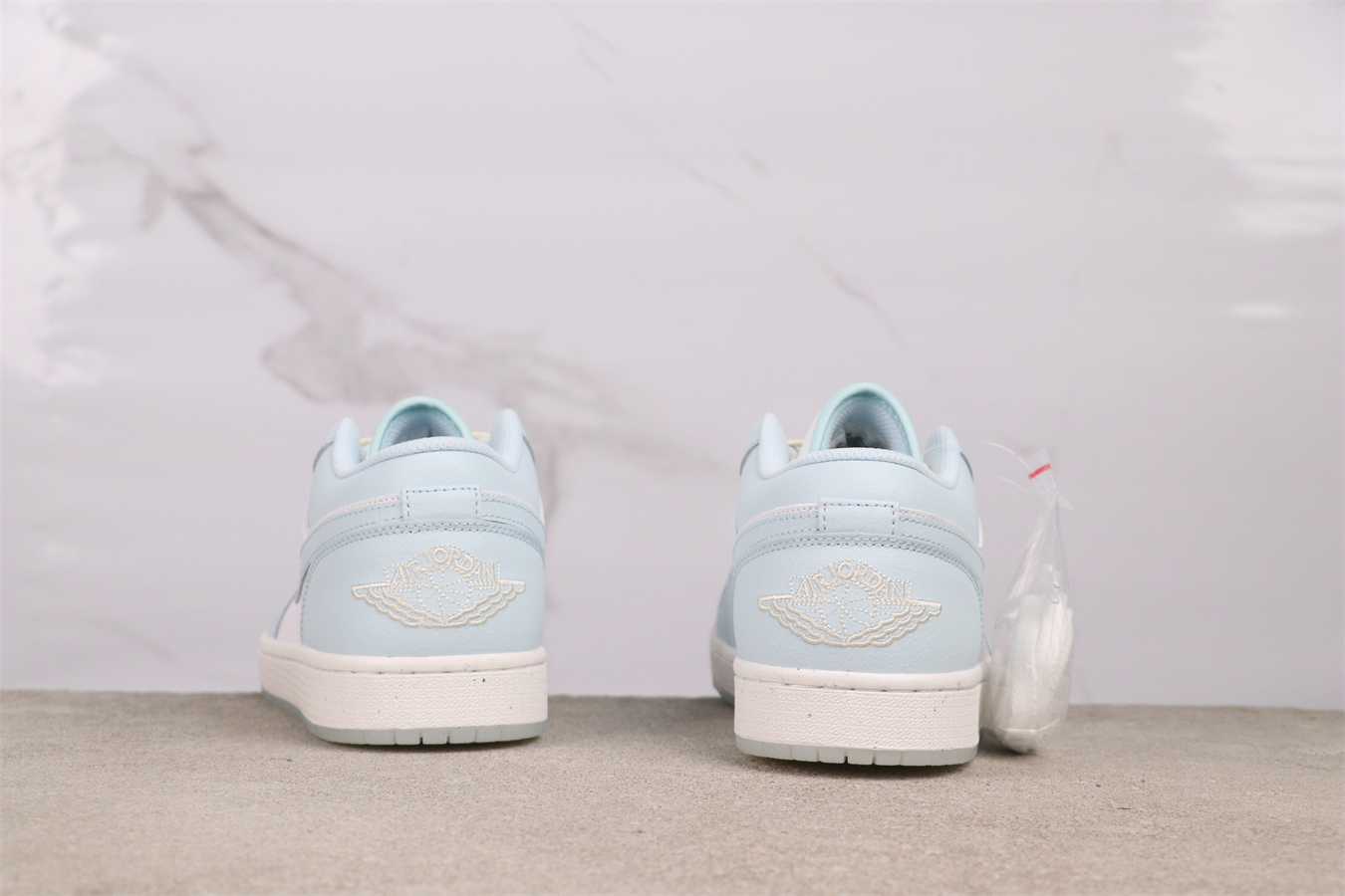 Air Jordan 1 Low SE Glacier Blue HJ5999-400