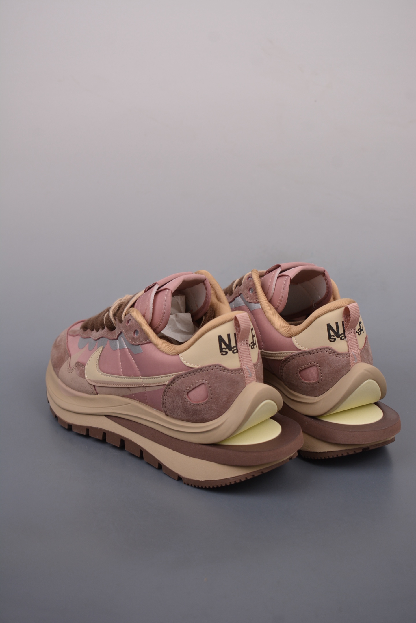 Sacai x Nike VaporWaffle 3.0 running shoes Pink and Brown Overlapping Double Hooks DD1875-301