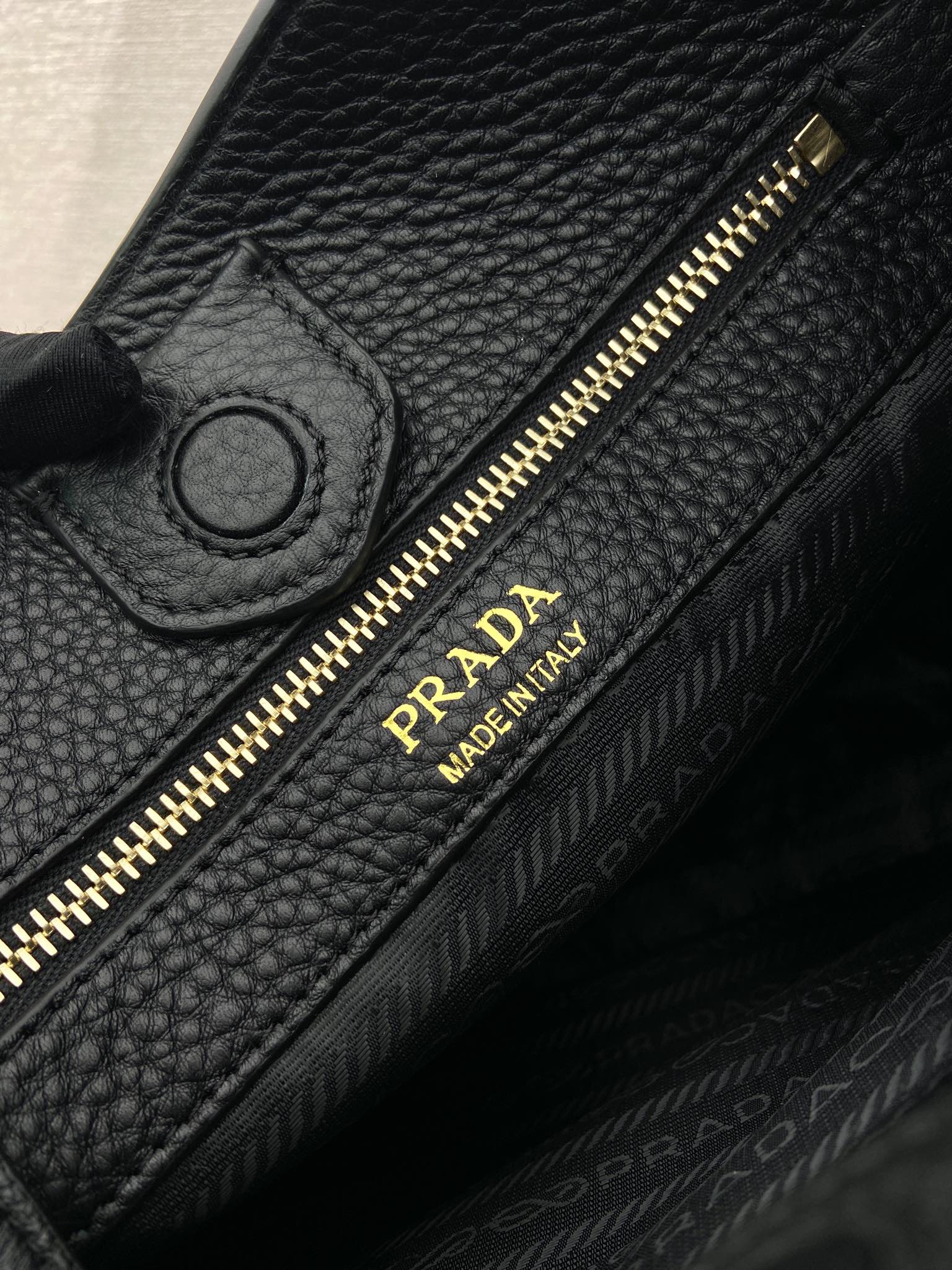 Prada Large Tote Bag 1BC073