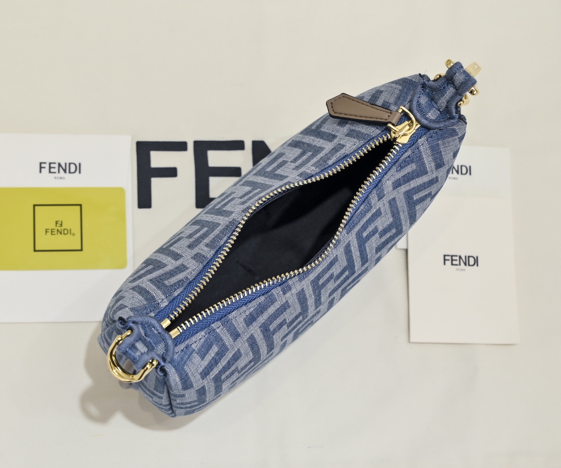 FENDI praphy underarm bag 1009